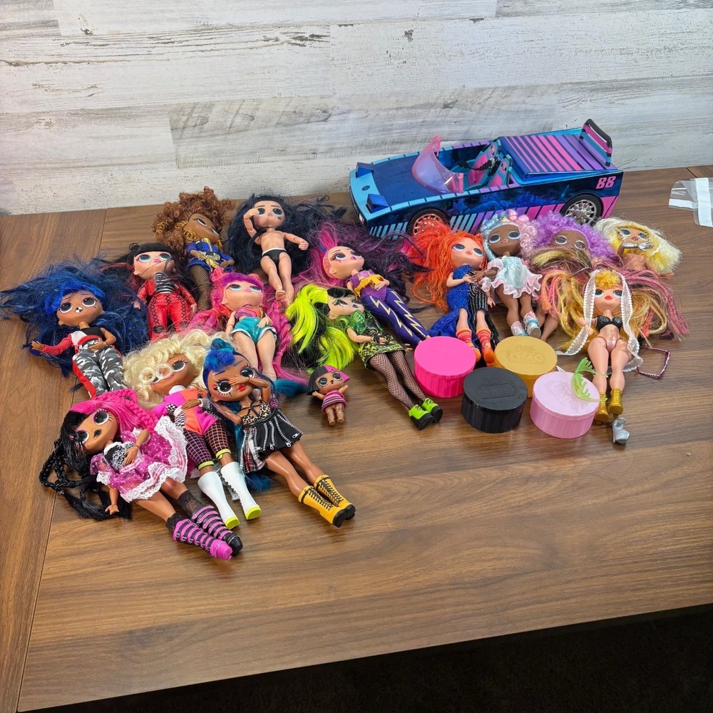 L.O.L. Surprise! O.M.G. Fashion Dolls, Dance Machine Car and Accessories Qty 21
